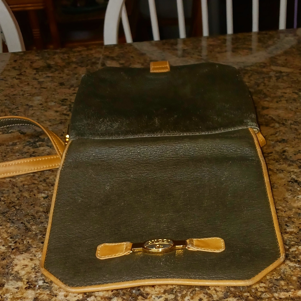Gucci  Plus Vintage Leather Crossbody Messenger Bag. Accepting offers! - Picture 5 of 16